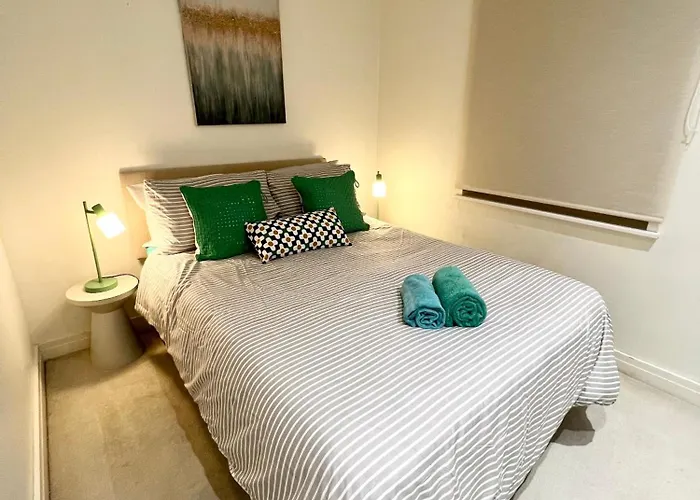 Luxury 2 Bed 2 Bath Central Zone Two