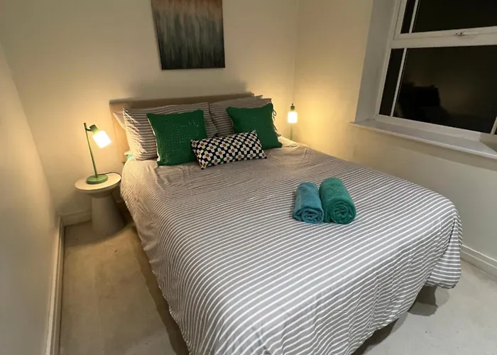 Luxury 2 Bed 2 Bath Central Zone Two