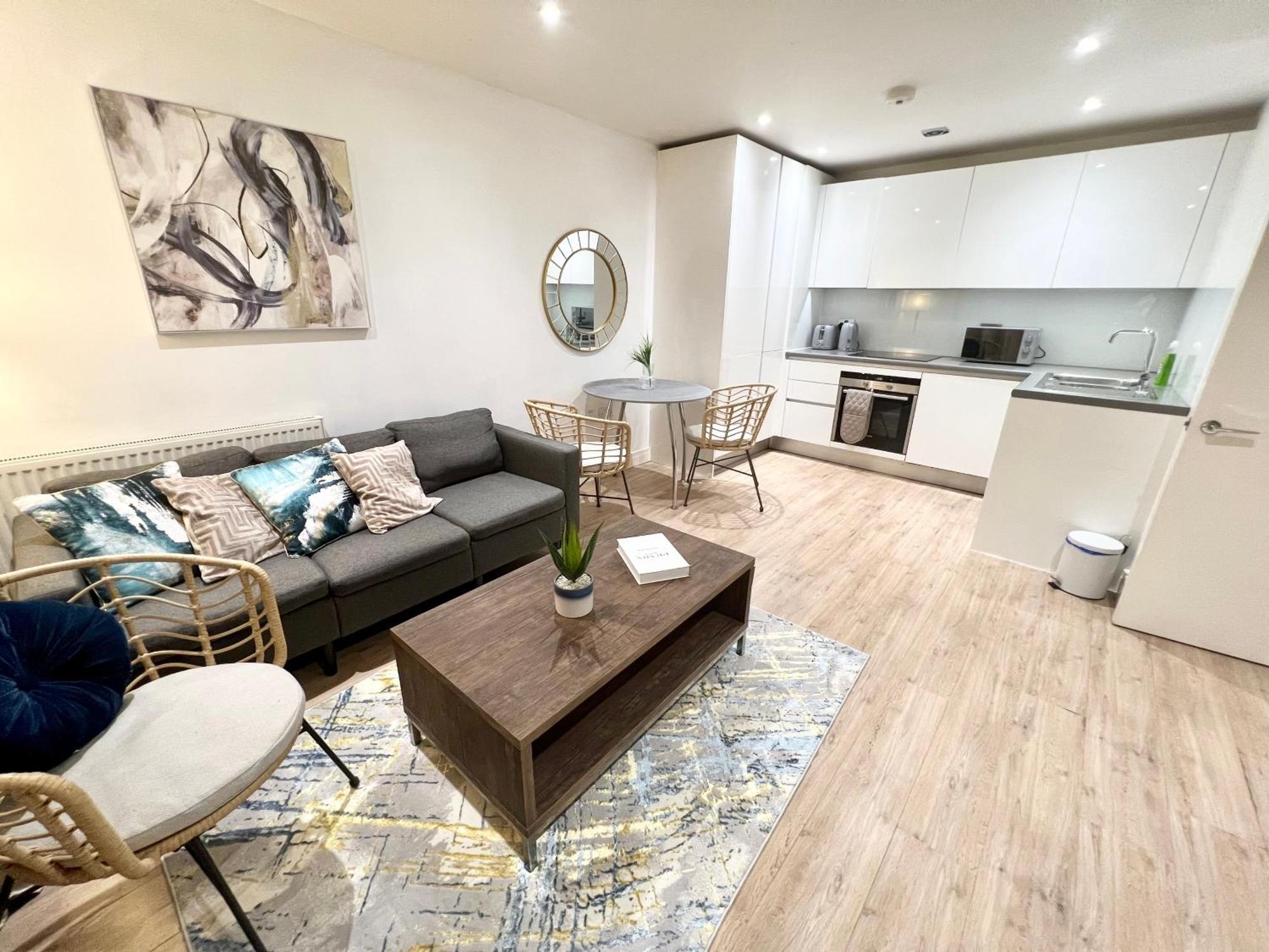 Luxury 2 Bed 2 Bath Zone Two *
