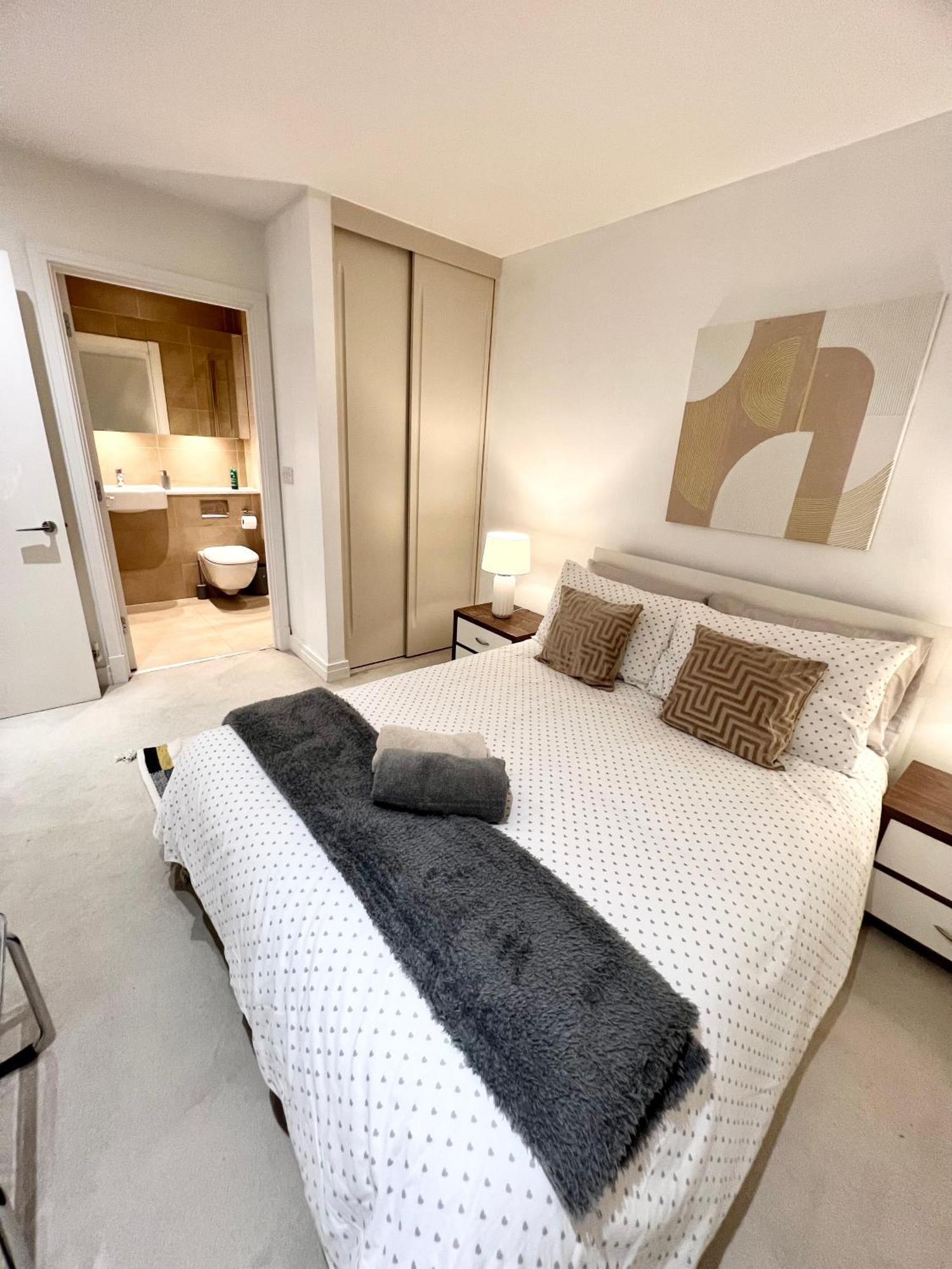 Apartment Luxury 2 Bed 2 Bath Zone Two